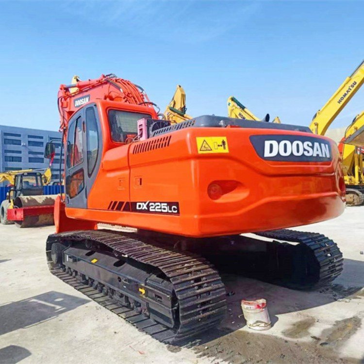 used Doosan DX225 excavator with 20 ton send hand excavator cheaper cost made in Korea 2019 year model