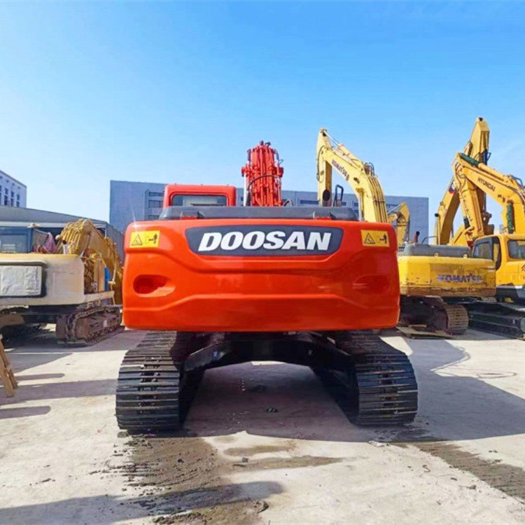 used Doosan DX225 excavator with 20 ton send hand excavator cheaper cost made in Korea 2019 year model
