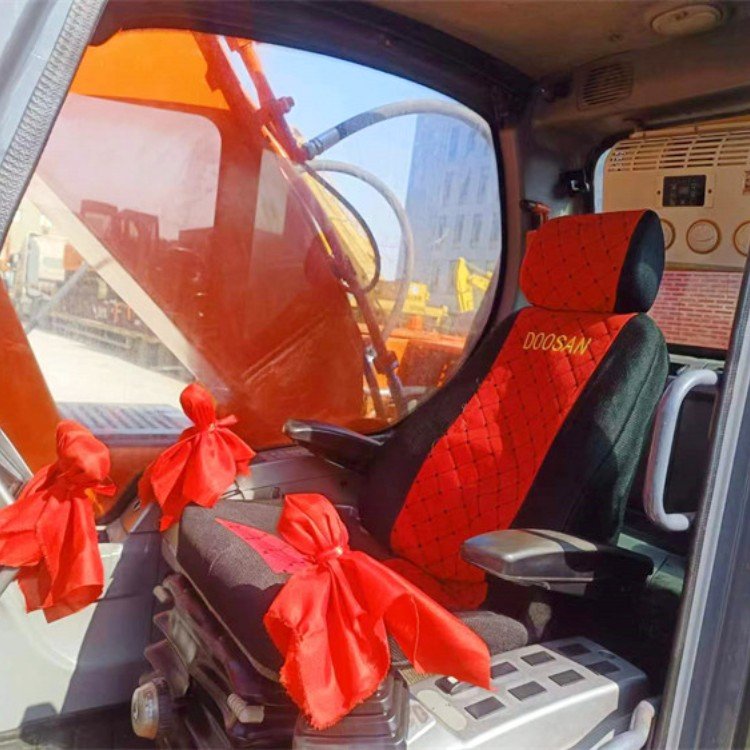 used Doosan DX225 excavator with 20 ton send hand excavator cheaper cost made in Korea 2019 year model