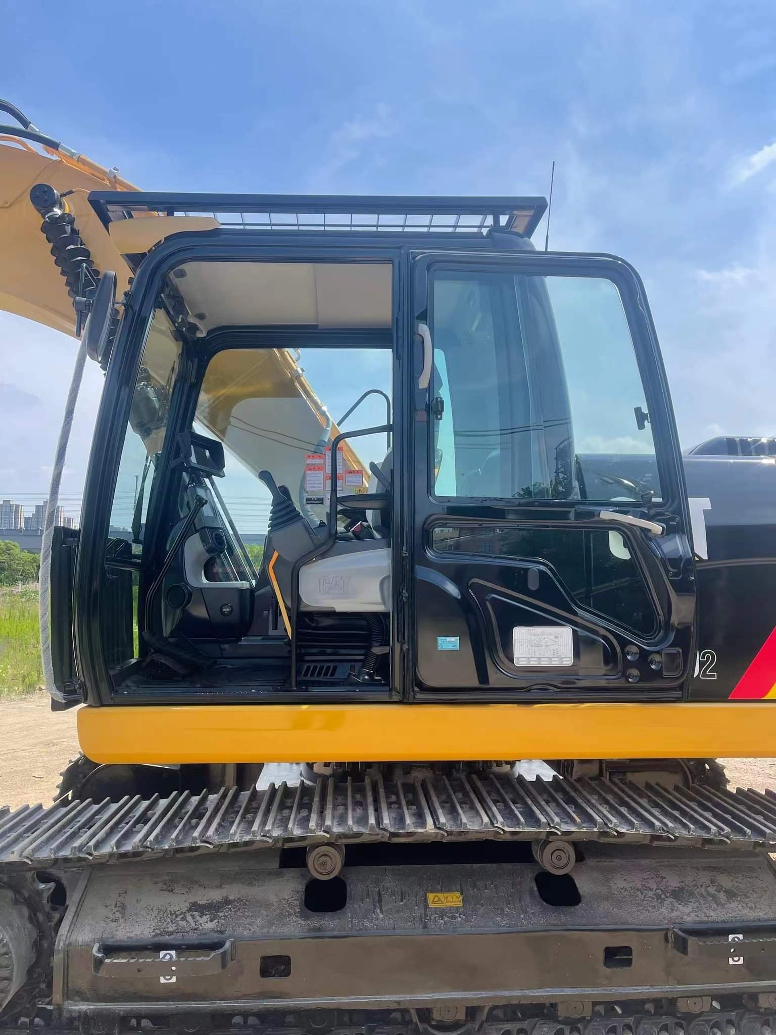 CAT320DL Used crawler hydraulic excavator Heavy duty Construction Machinery Cat 320 320C 320D 320D2 Second hand digger for sale