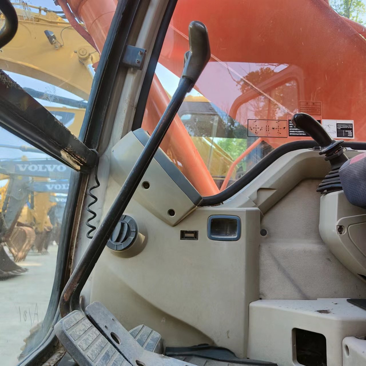 Used Doosan Develon excavator DH300 big hydraulic crawler excavator 30 ton construction machinery DH300LC-7 stable performance