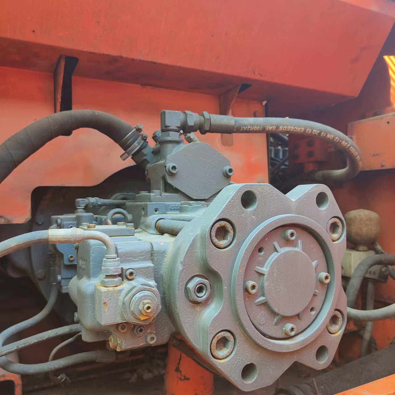 Used Doosan Develon excavator DH300 big hydraulic crawler excavator 30 ton construction machinery DH300LC-7 stable performance