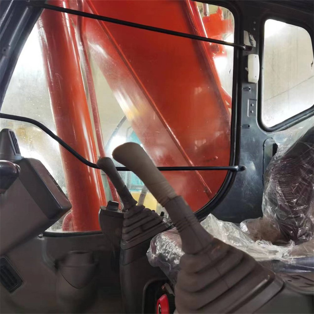 Used excavators HITACHI ZX200 ZX250 ZX250HG Heavy machinery excavator zx210 zx200 zx240 zx250 used hitachi excavator on sale