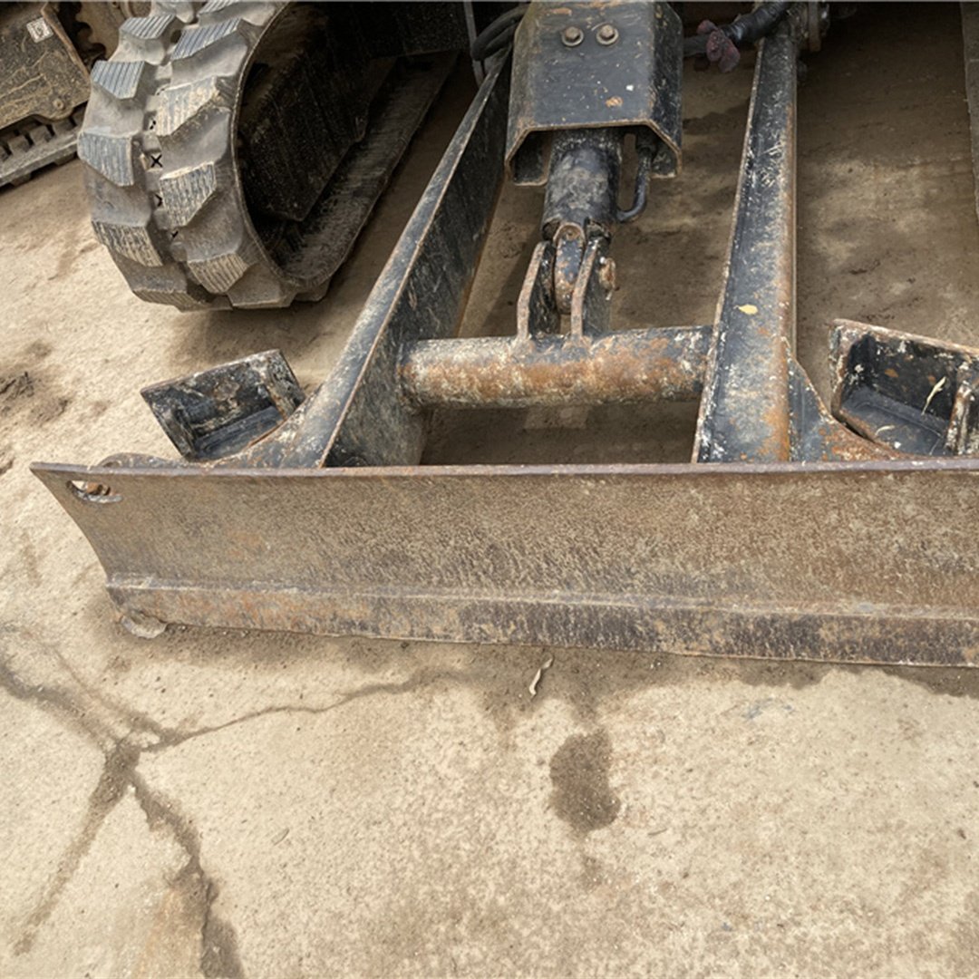Cheap small Used CAT 301.7D 1.7TON Hydraulic Mini Digger Crawler Mini Excavators For Sale in China