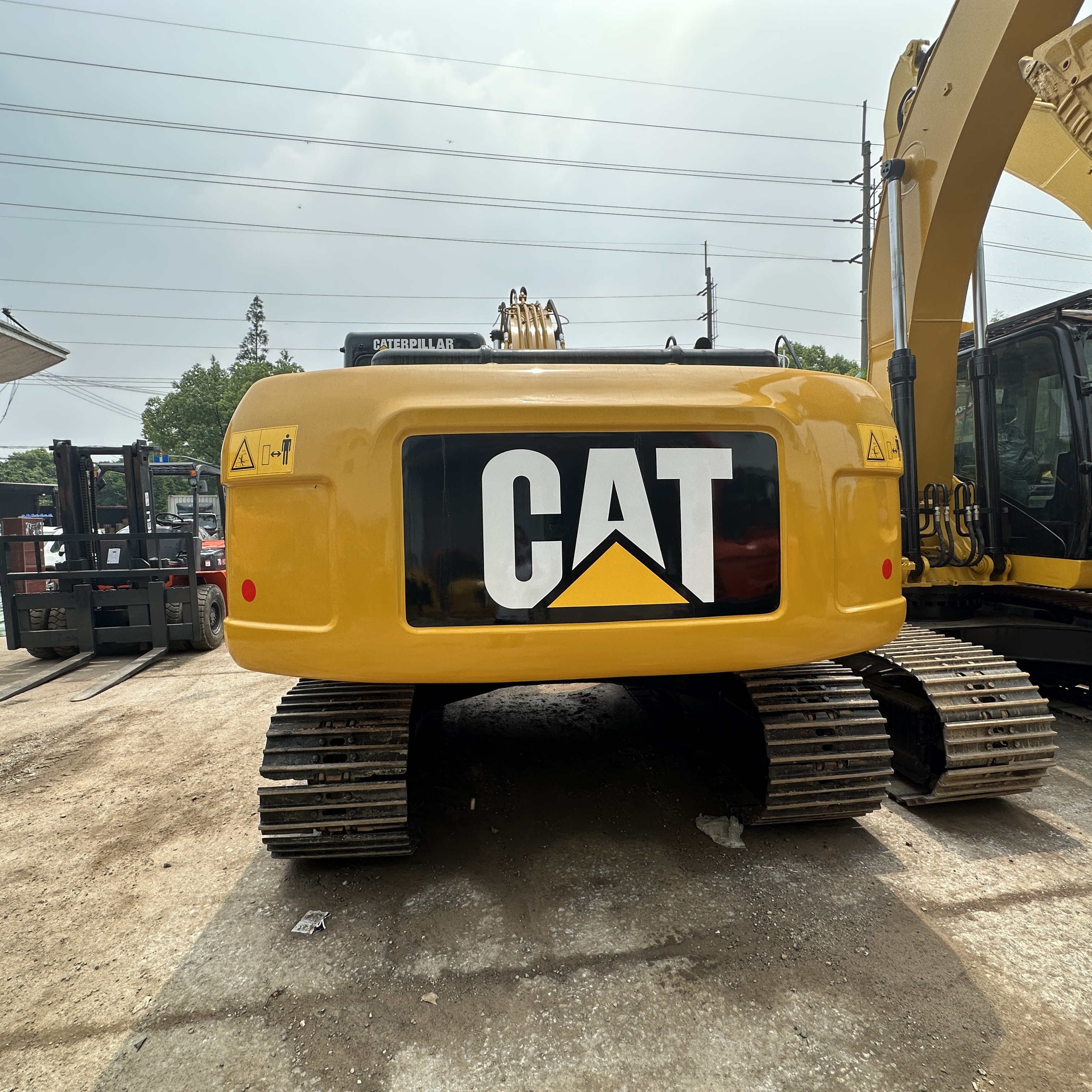 Best selling Japan Used CAT 320D Excavator Caterpillar 320D Crawler Excavator 20tons machine