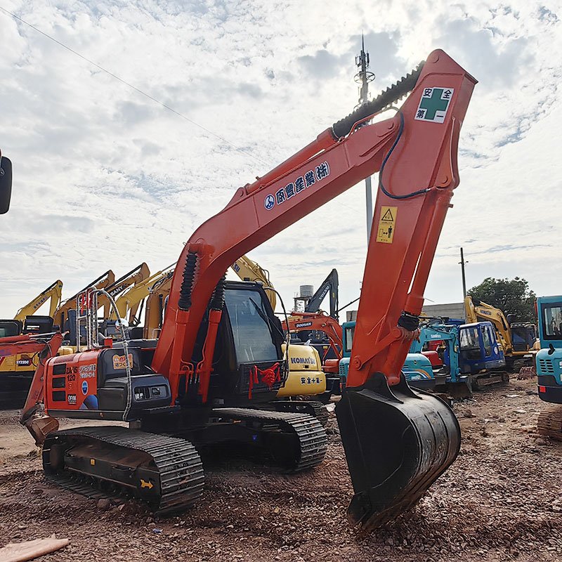 Japan imported Hitachi120 excavator original second-hand Hitachi ZX120 120 130 medium crawler used earth moving digger for sale