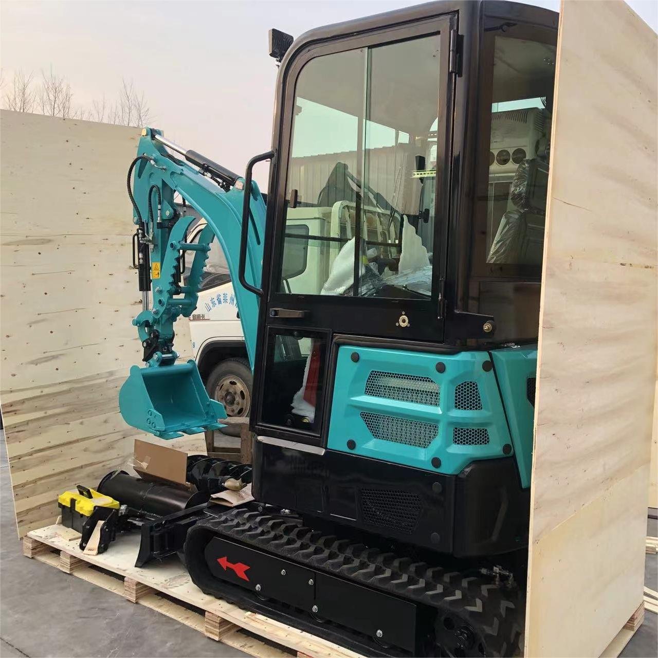 EPA engine 2 Ton small digger CE/EPA/EURO 5 mini excavators with full attachments