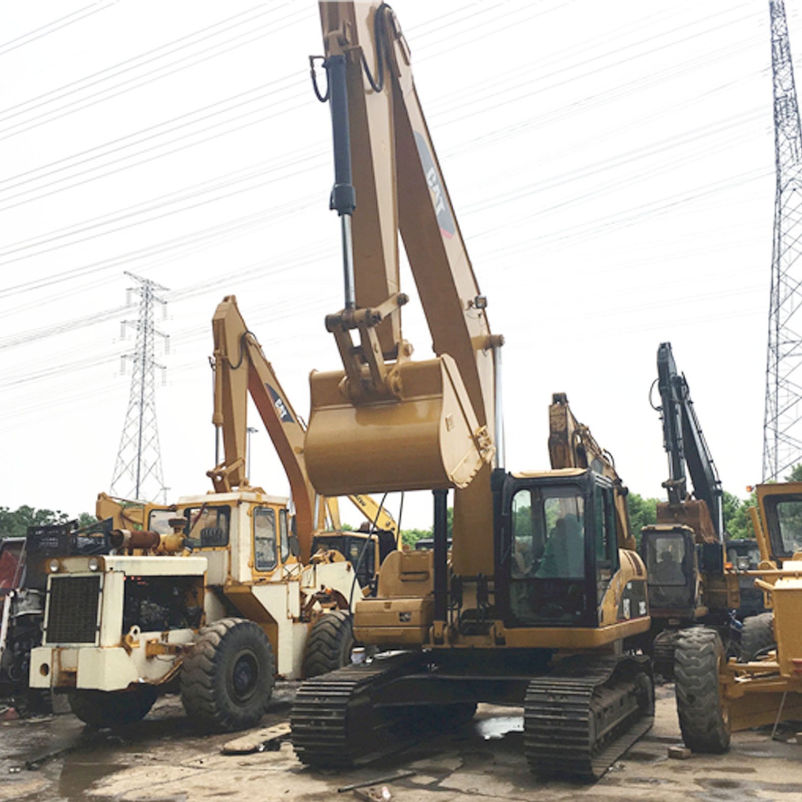 Almost new model high quality original Japan used caterpillar 320CL excavator in stock for sale second hand CAT 320CL
