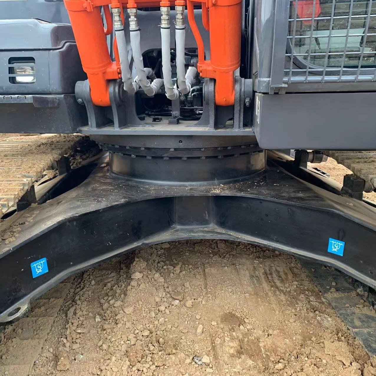 Almost new Hitachi 20TON ZX200 used excavator