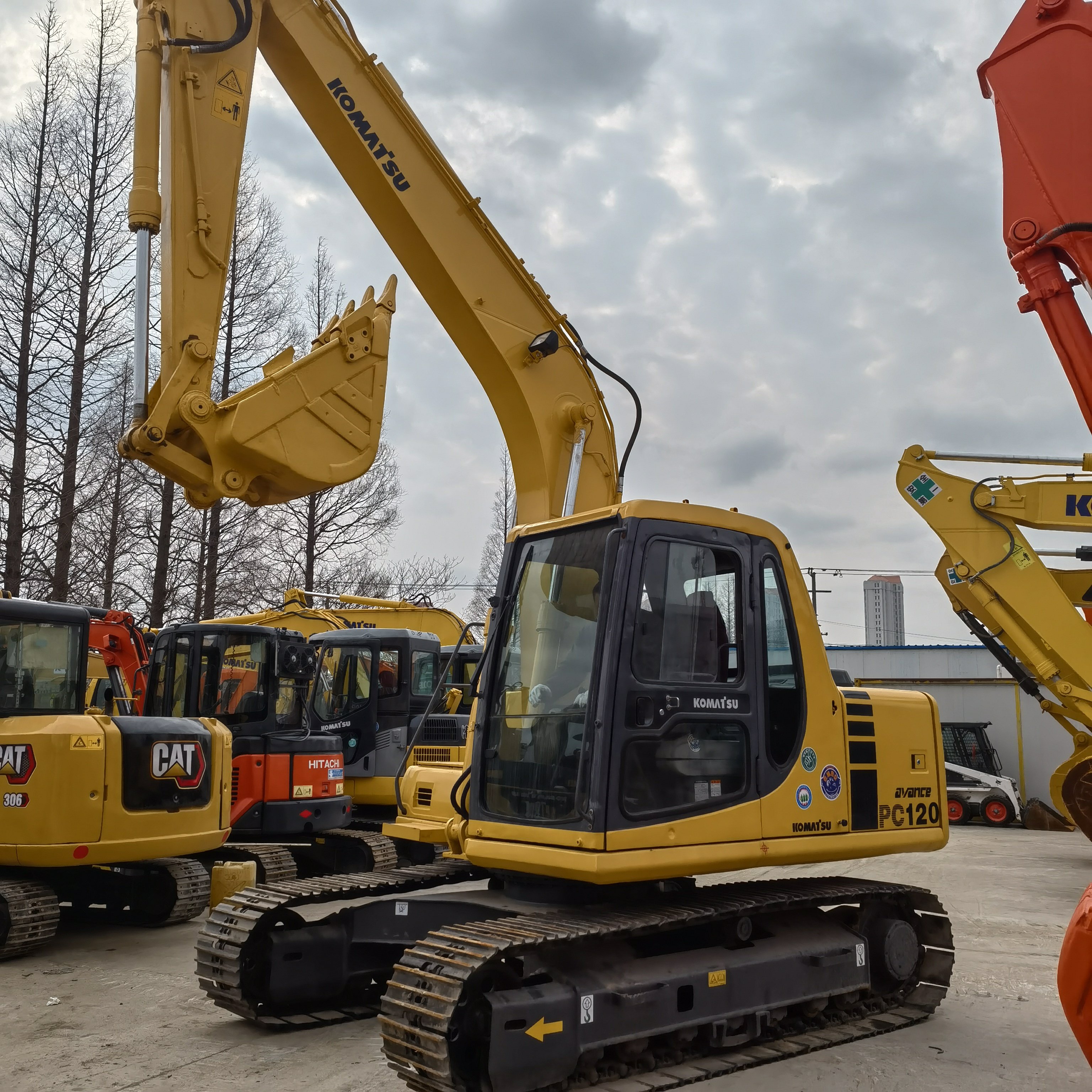 Excellent State Used Komatsu PC220-8 Excavator Machinery Komatsu PC120-6 Construction Machine komatsu pc120 pc120-8
