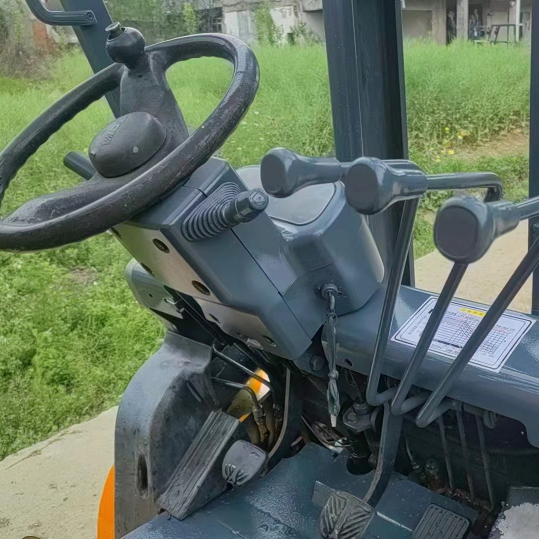 Use TCM electric diesel 3 tons used forklift parts 3.5 tons forklift