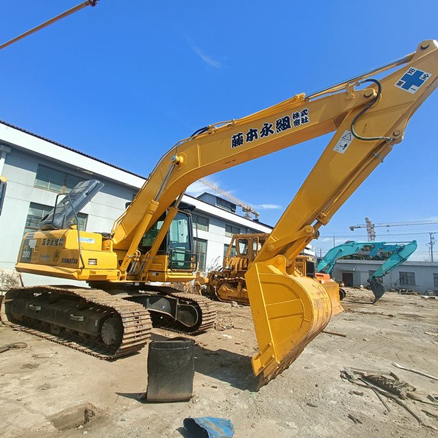 Used PC 200 tractors second hand komatsu PC200 PC300 PC400 machinery sales in China