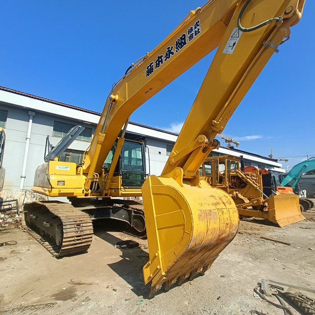 Used PC 200 tractors second hand komatsu PC200 PC300 PC400 machinery sales in China