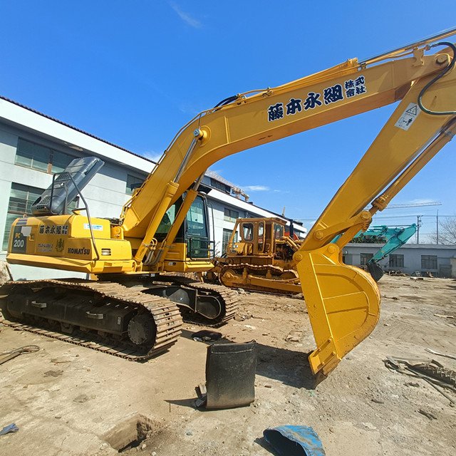 Used PC 200 tractors second hand komatsu PC200 PC300 PC400 machinery sales in China