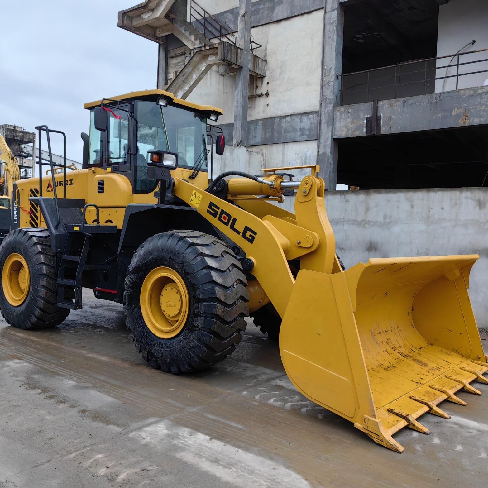 Earthmoving Machine Sdlg 5 Ton Medium Wheel Loader Front End Loader Construction Wheel Loader