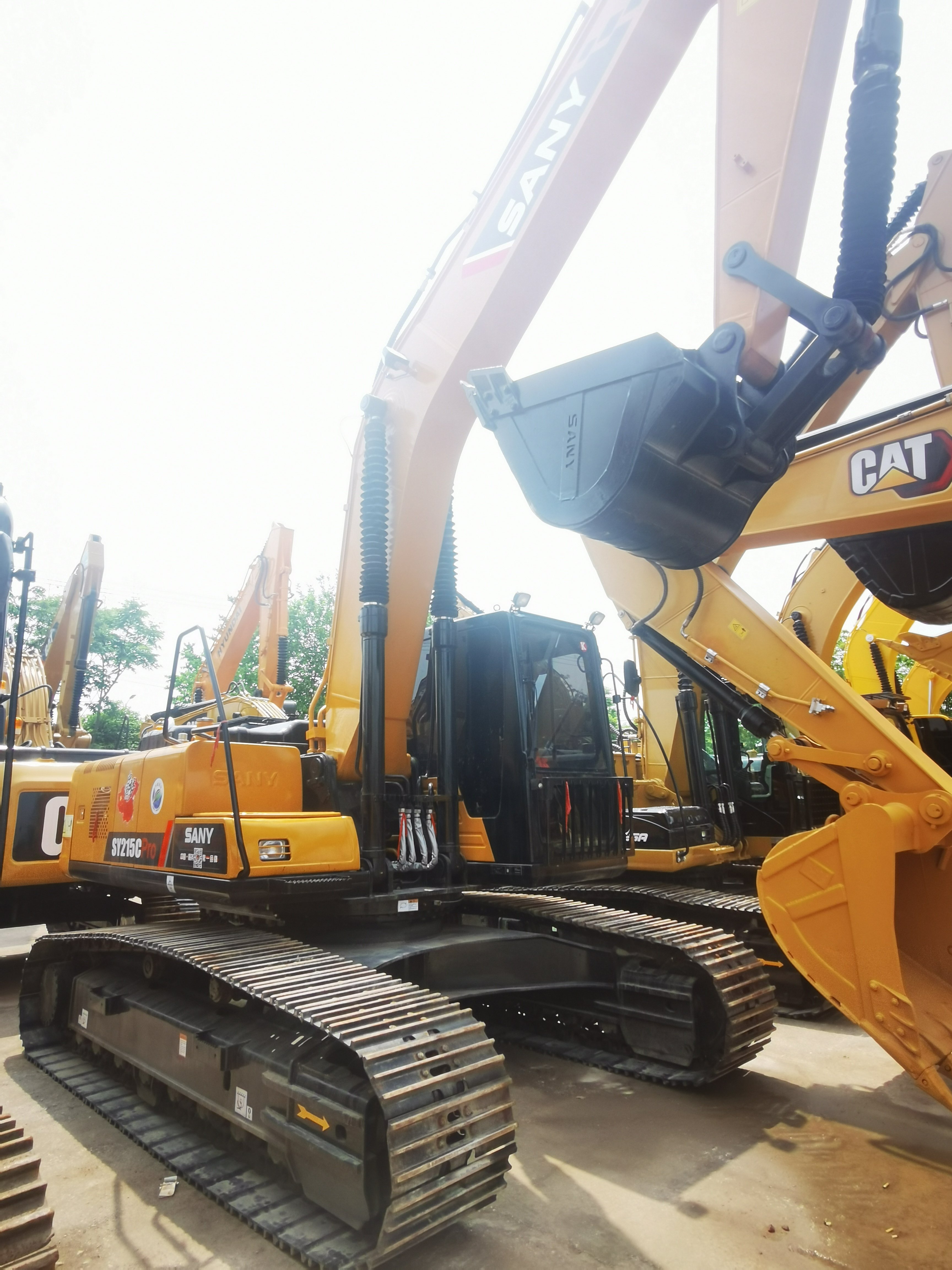 Hot Sale Heavy Industry SY215C 6ton 36kw Mini Crawler Excavator Low Price Second-Hand Construction Machinery Engine Motor