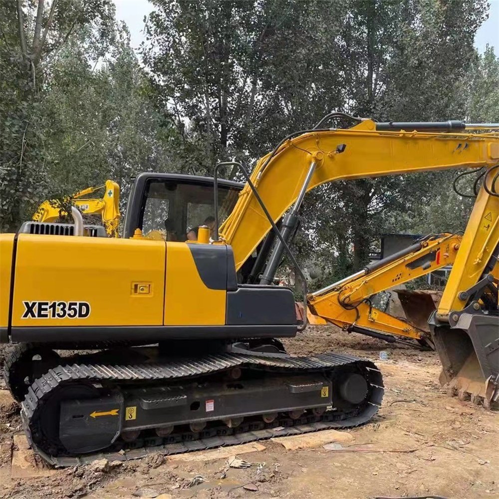 Used Chinese HOT Excavators Secondhand Crawler XE135D Digger Excavator for sale
