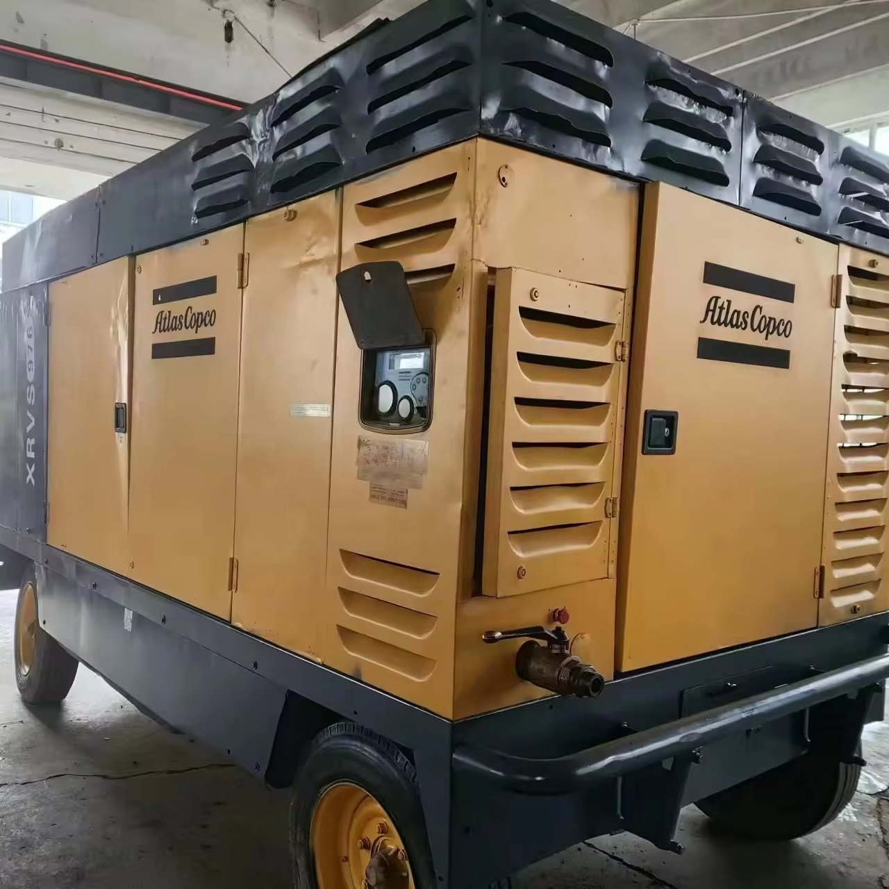 XRVS976 atlas copco used cheap price portable screw diesel air compressor machine used for sale