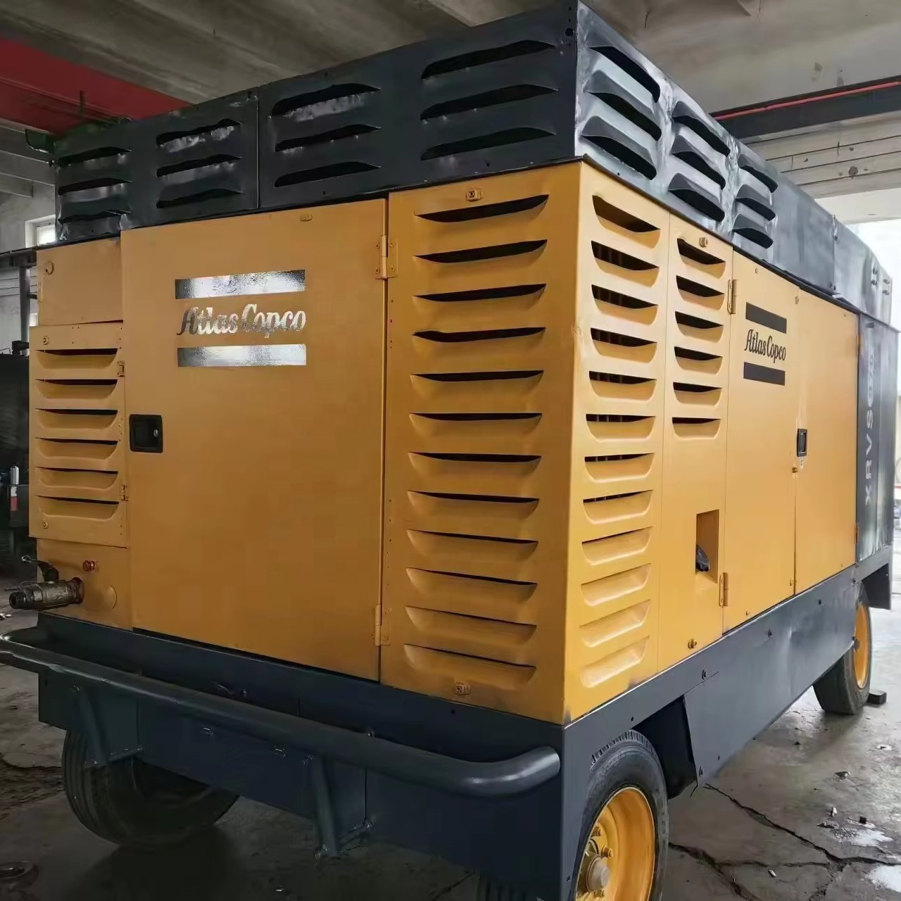 XRVS976 atlas copco used cheap price portable screw diesel air compressor machine used for sale