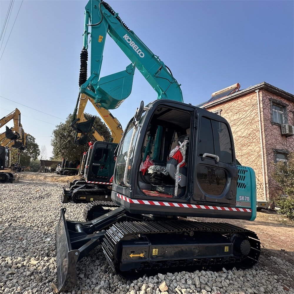 Japanese Original 7 Ton Mini Machinery Used Kobelco SK75 Small Excavator in Shanghai for Sale