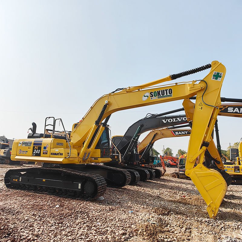 Japan used Komatsu PC240 PC240-8 medium excavator 24ton second hand Komatsu 240 240-8 earth moving digger construction machinery