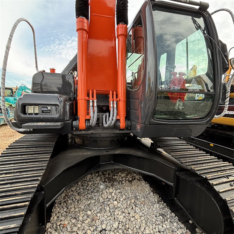Japanese Brand Used Hitichi ZX200 Excavator Secondhand Digging Machine Using For Road Work Original Construction Hitachi Zx200