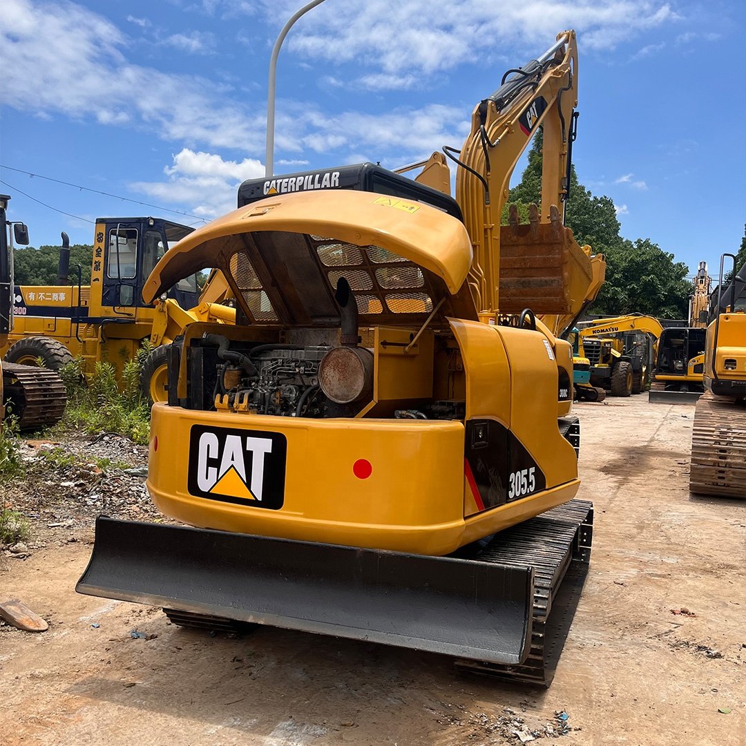 For sale with a limited time offer original used CAT305.5 5.5TON excavator, small digger cat 305 305.5E 305.5E2 5.5 ton