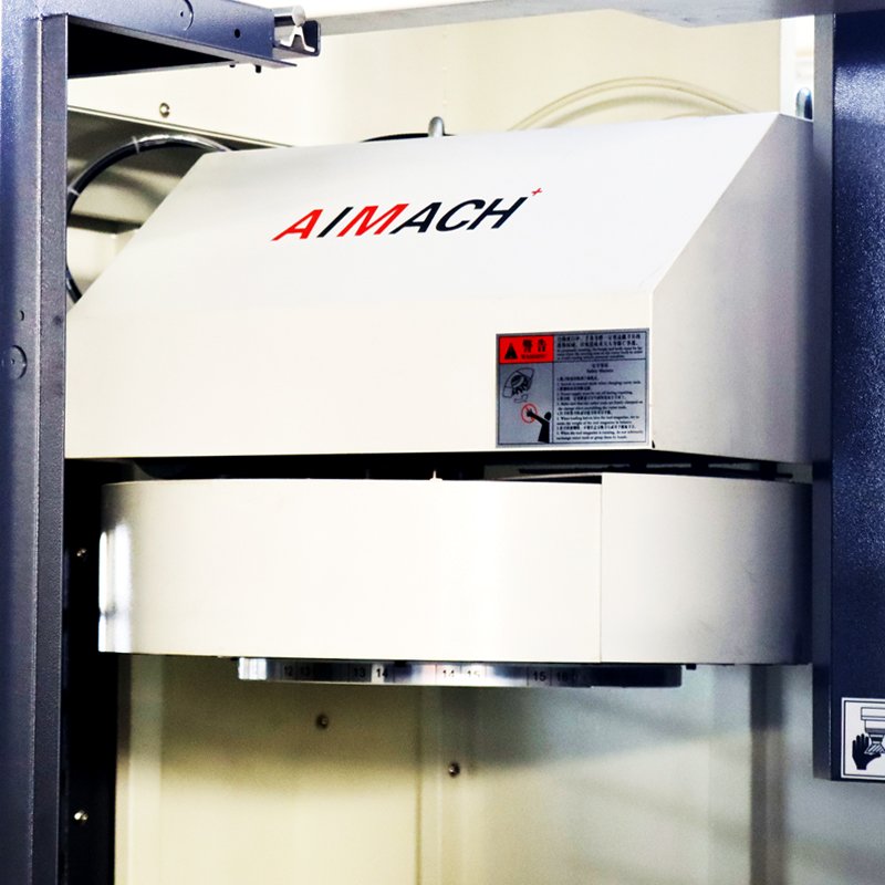 Inexpensive small CNC vertical milling machine XH7126 mini CNC milling machine suitable for metal processing