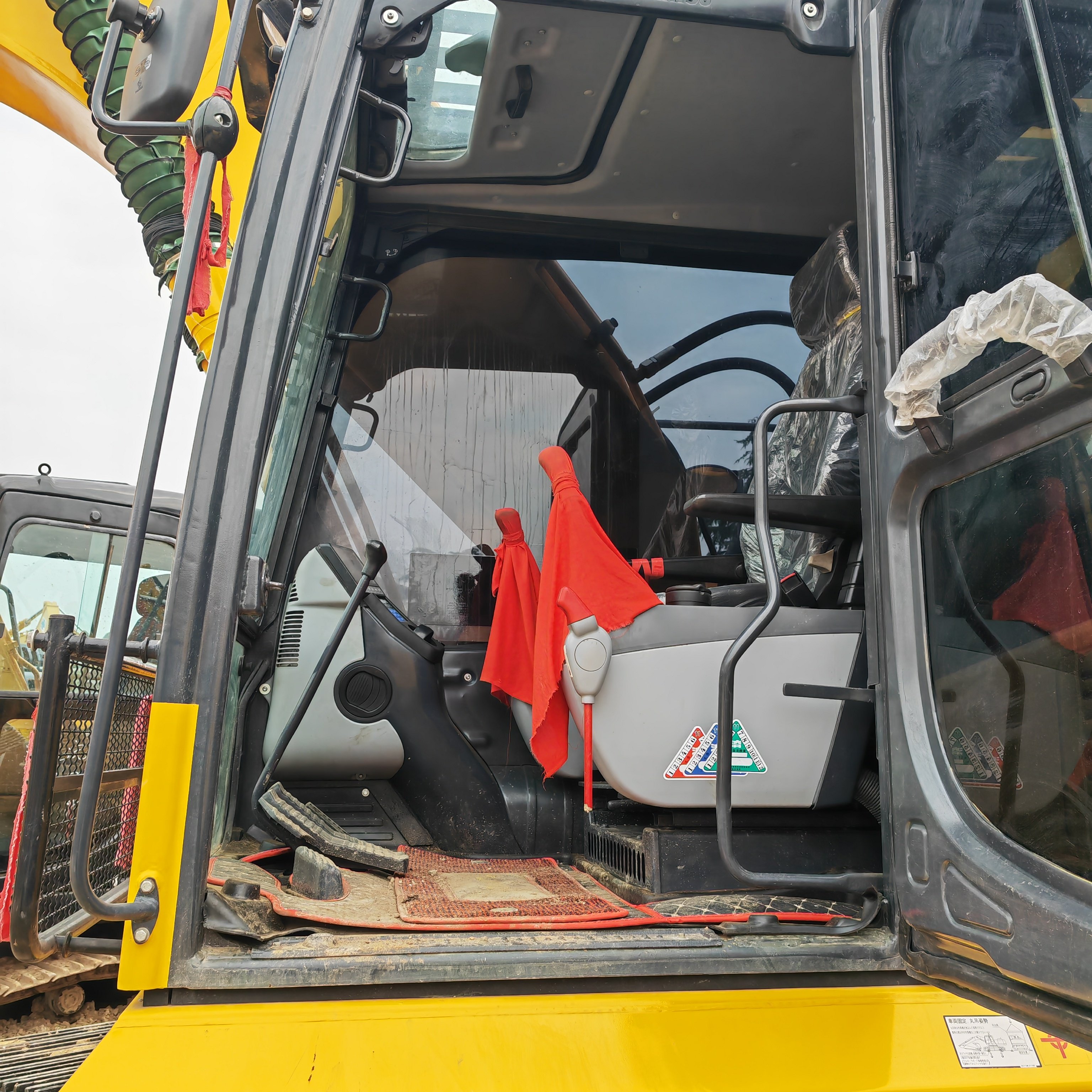 Second hand Japan excavator machine komatsu pc200 excavator used komatsu pc200 japan original