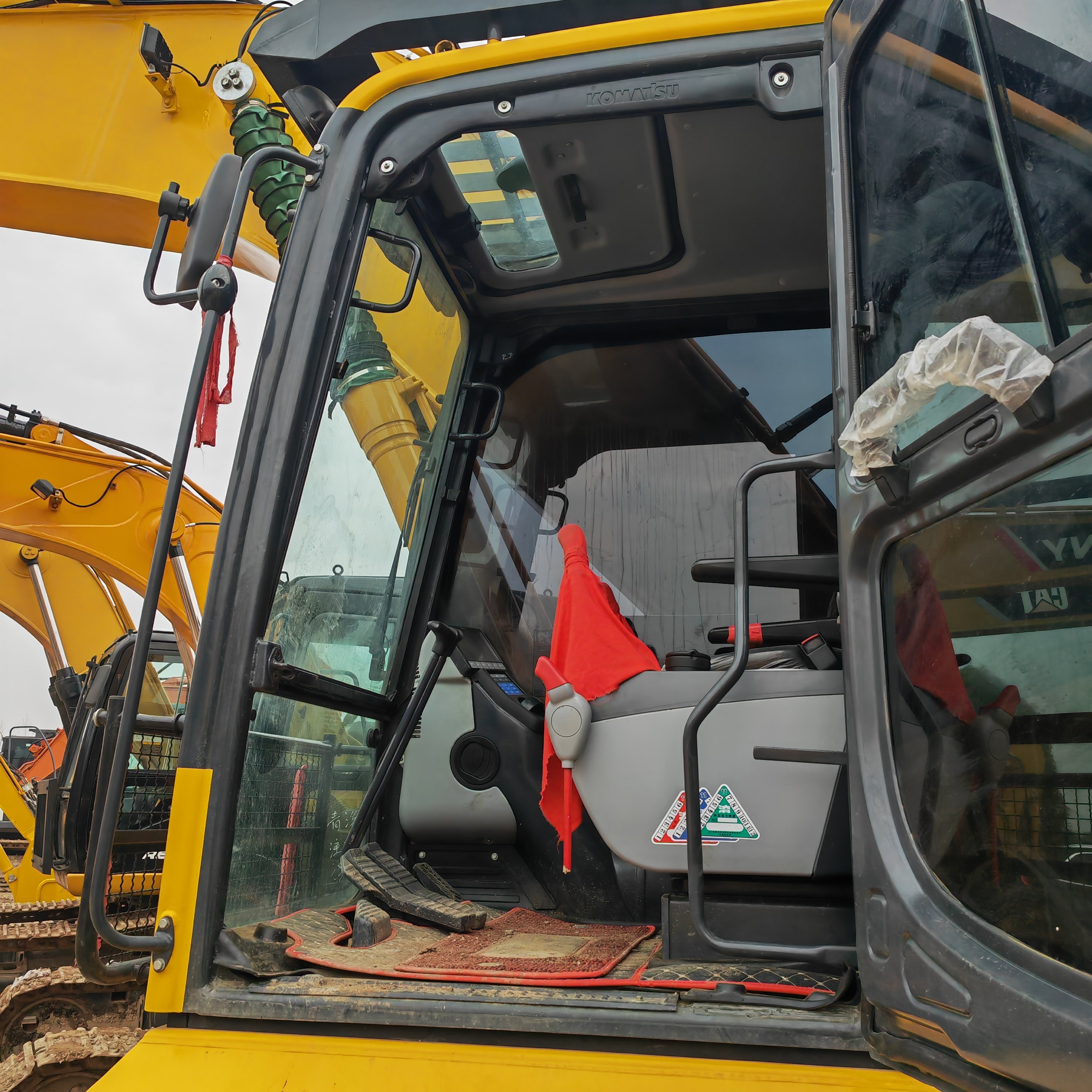 Second hand Japan excavator machine komatsu pc200 excavator used komatsu pc200 japan original