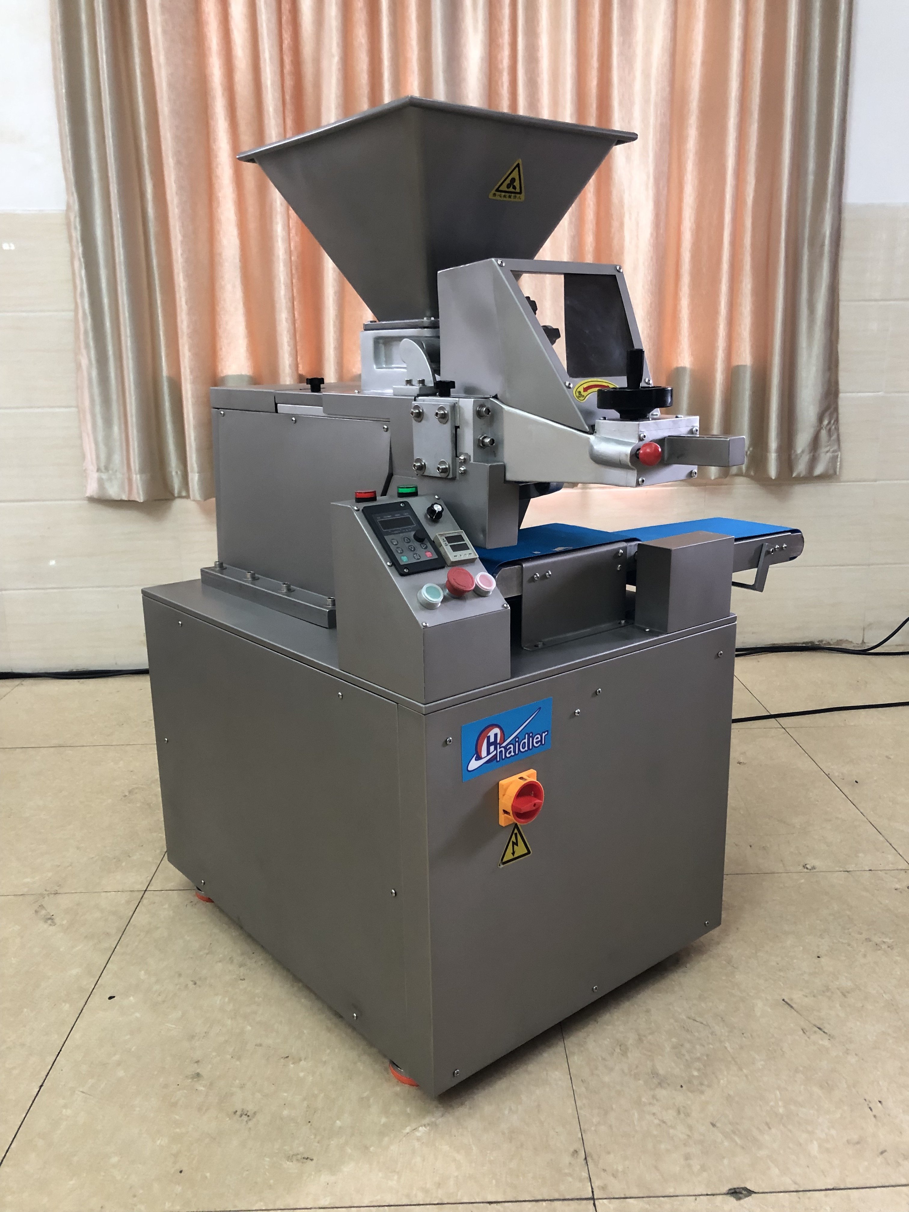 automatic stainless steel soft dough divider and rounder machine for bread sale price