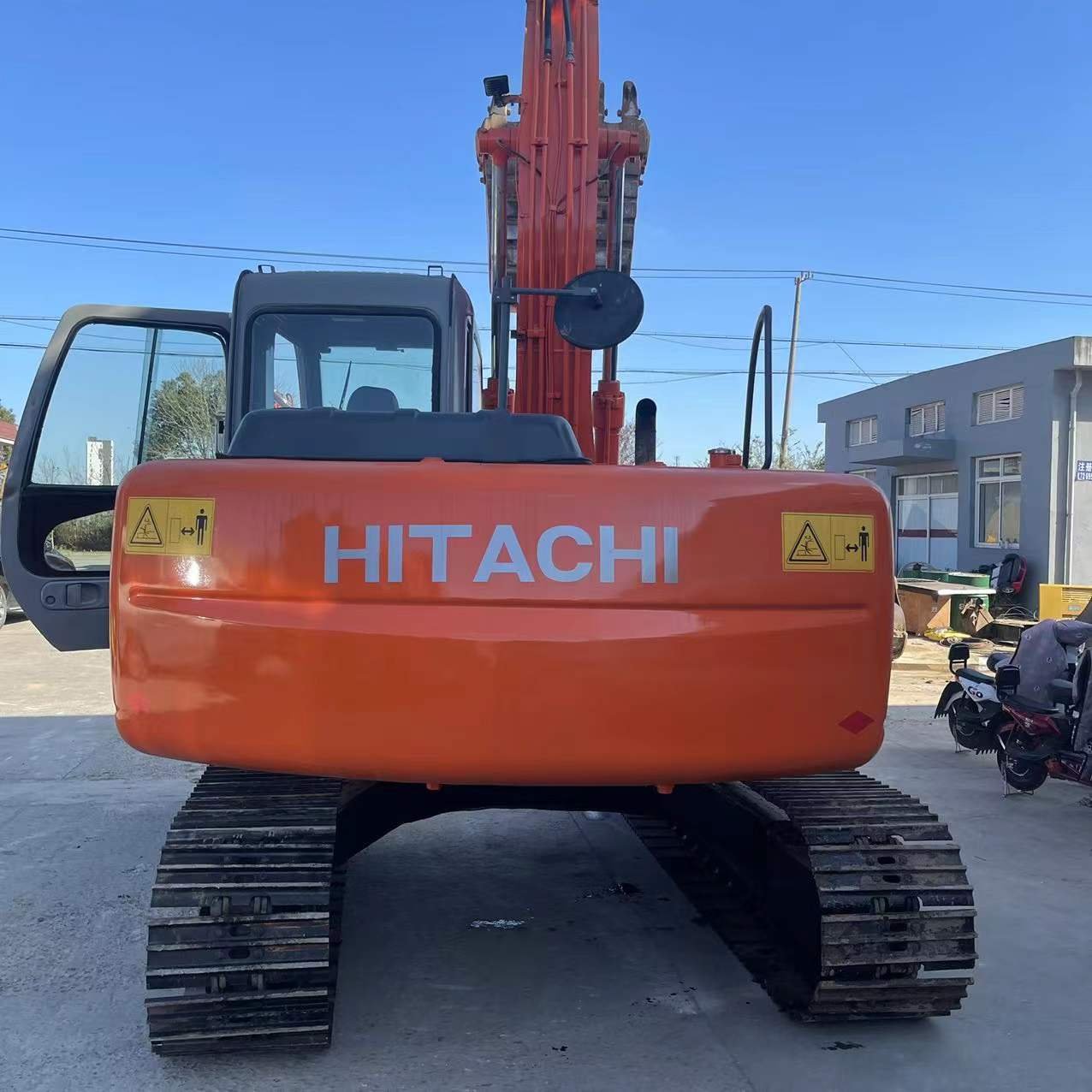 Used excavator Low price and Well maintained HITACHII ZX120 12Ton medium crawler excavator