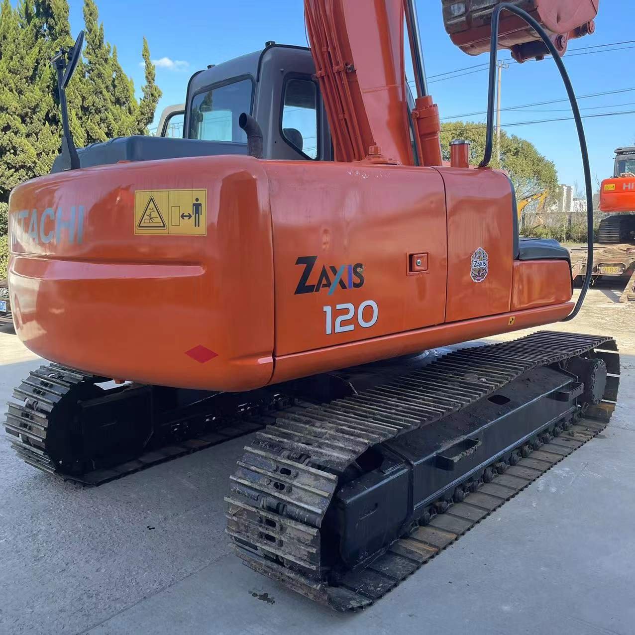 Used excavator Low price and Well maintained HITACHII ZX120 12Ton medium crawler excavator
