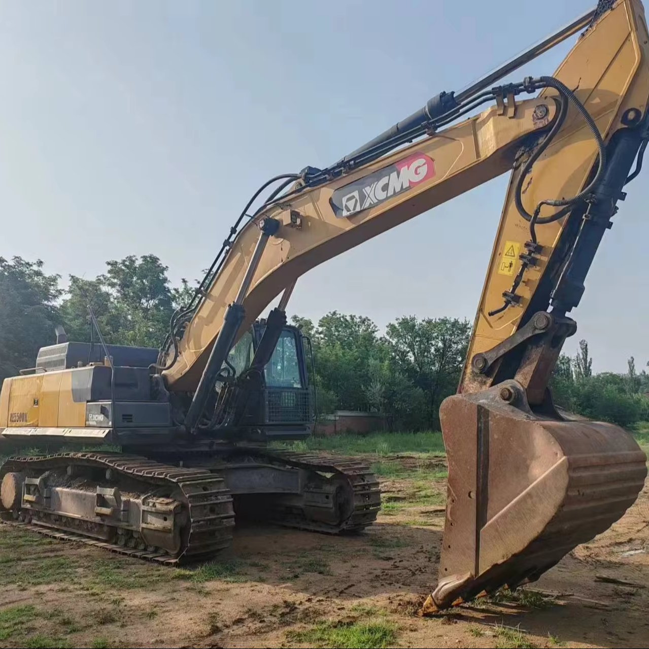Beautiful and high-quality XUMG490 excavator second-hand digger machinery for sale With after-sales warranty service