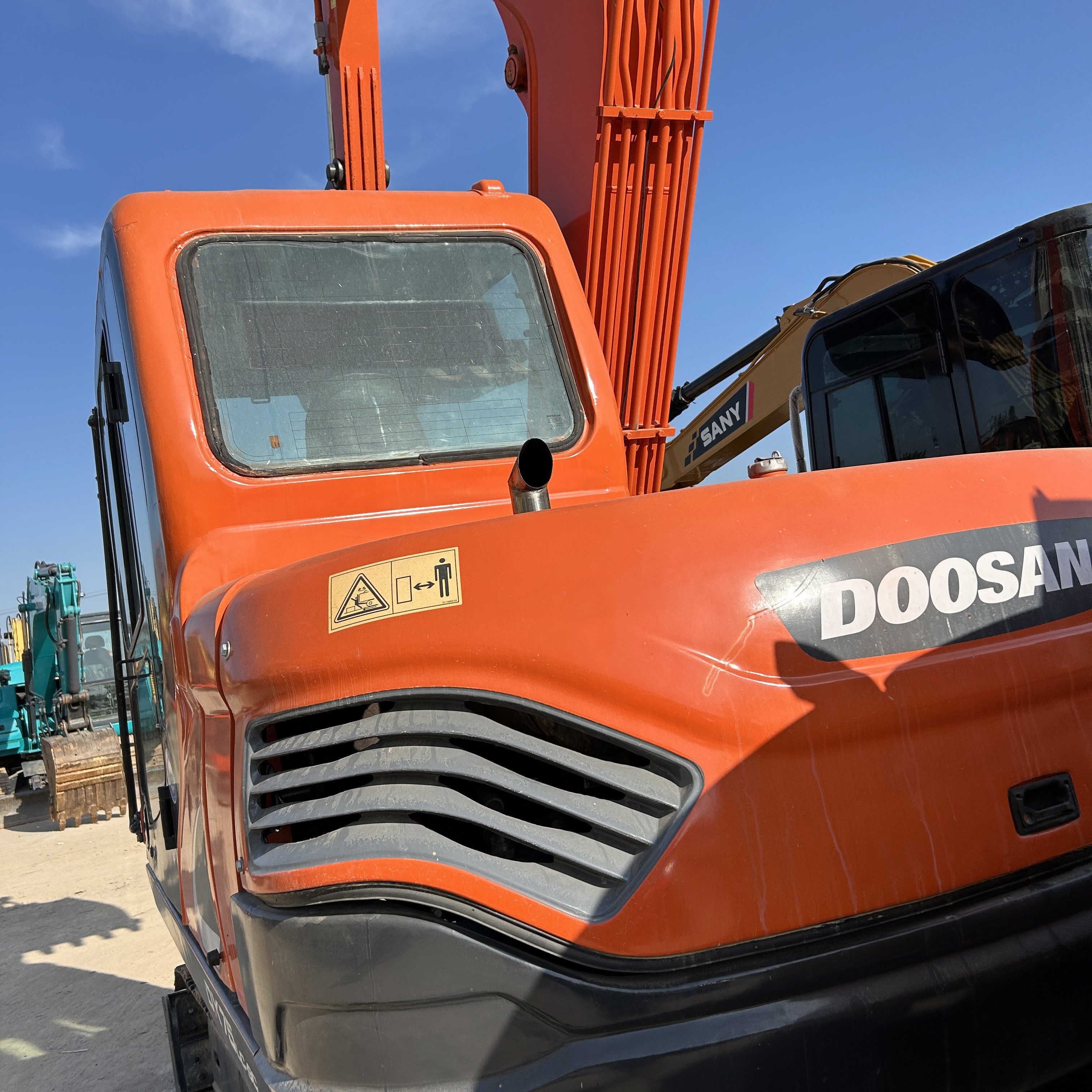 Shandong-Manufactured Doosan DX75 7-Ton Excavator New Low-Hour Construction Machinery 7Ton Operating Weight
