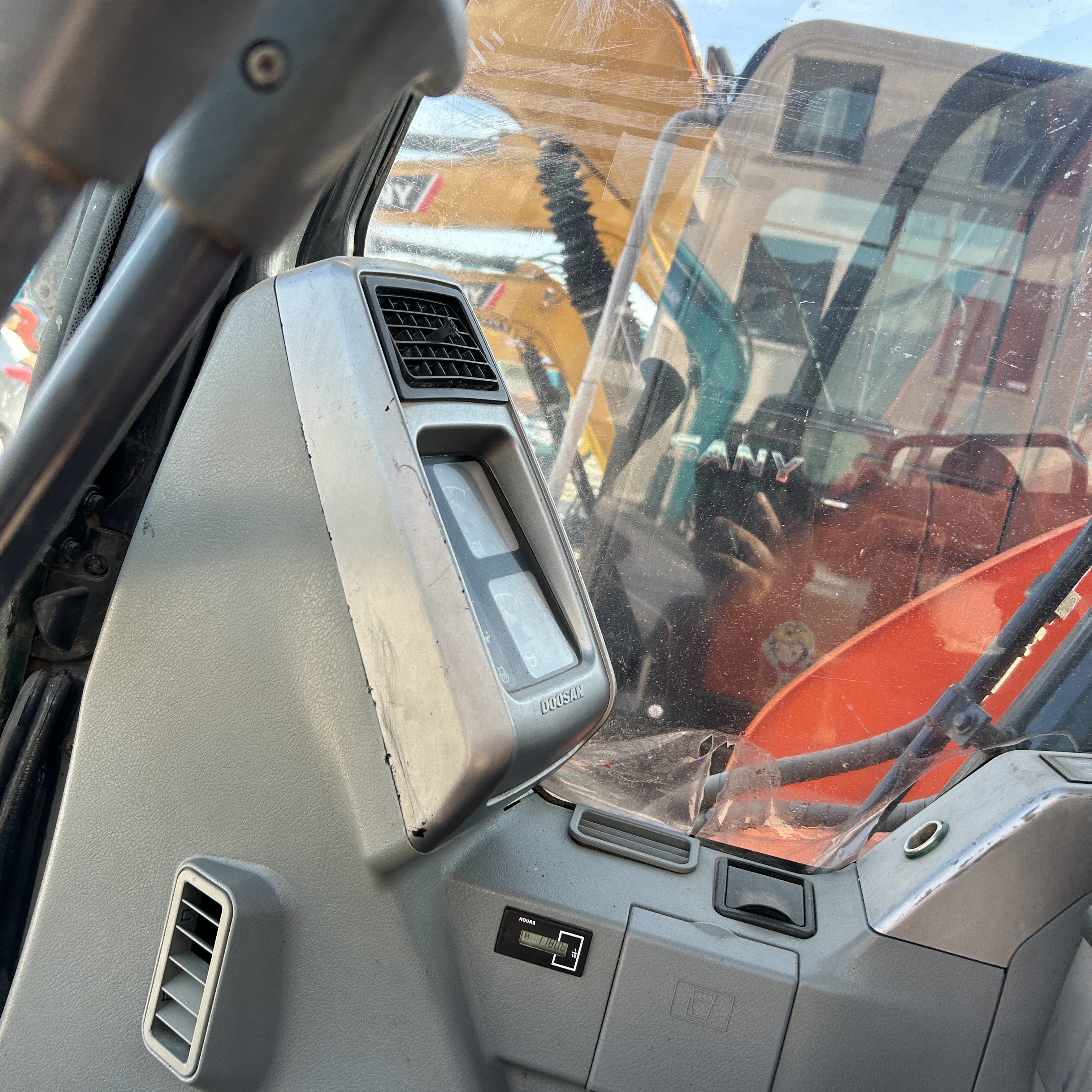 Shandong-Manufactured Doosan DX75 7-Ton Excavator New Low-Hour Construction Machinery 7Ton Operating Weight