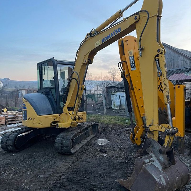 Komatsu mini rubber digger PC50 shovel used, low price PC50MR rubber chain excavator tracked