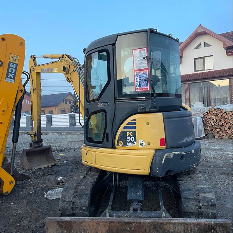 Komatsu mini rubber digger PC50 shovel used, low price PC50MR rubber chain excavator tracked