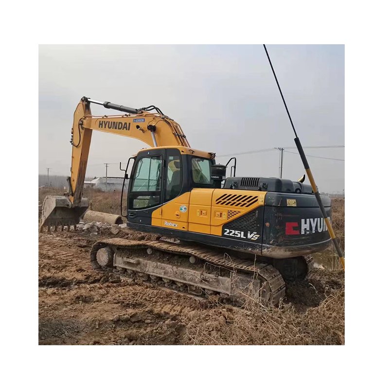 excavation equipment Hyundai 225 crawler excavators construction site machinery digger used excavator