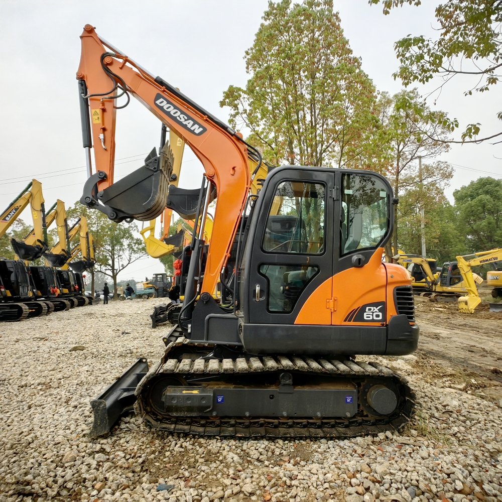 Good Condition Original Used Doosan DX60 6 Tons Crawler Used Mini Excavator Doosan Excavator For Sale DX60-9C DX55 DX215 DX225