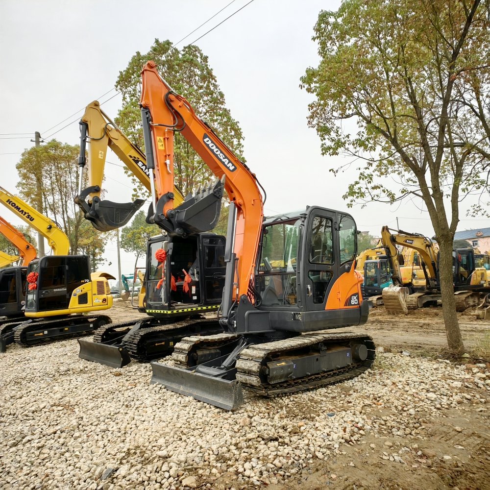 Good Condition Original Used Doosan DX60 6 Tons Crawler Used Mini Excavator Doosan Excavator For Sale DX60-9C DX55 DX215 DX225
