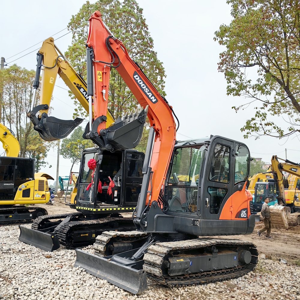 Good Condition Original Used Doosan DX60 6 Tons Crawler Used Mini Excavator Doosan Excavator For Sale DX60-9C DX55 DX215 DX225