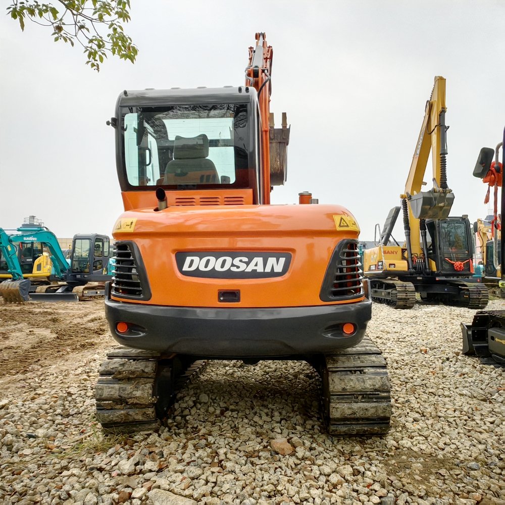 Good Condition Original Used Doosan DX60 6 Tons Crawler Used Mini Excavator Doosan Excavator For Sale DX60-9C DX55 DX215 DX225