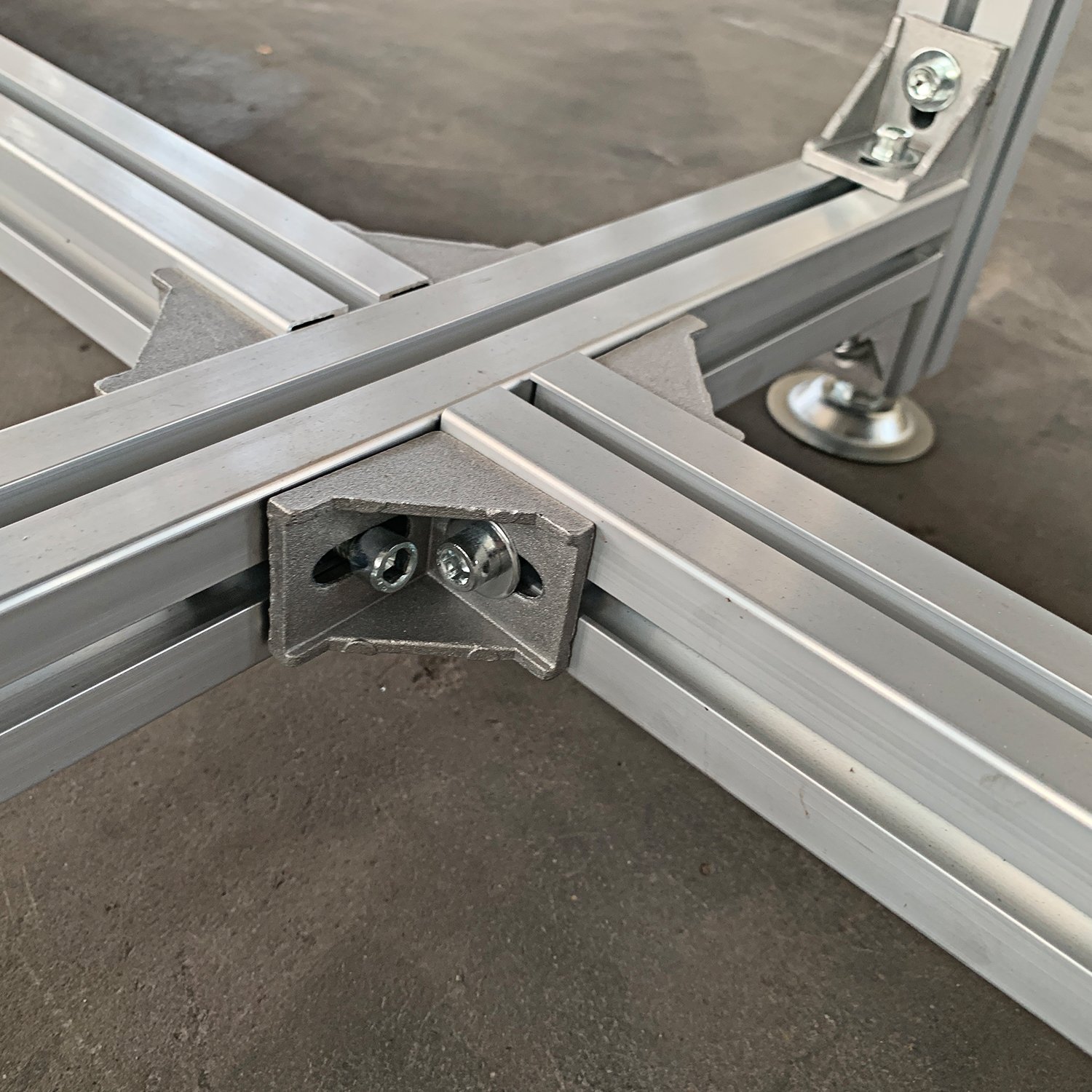 China Custom Mini Automatic 110 V Sorting Belt Conveyor With Adjustable Speed For Used Clothes