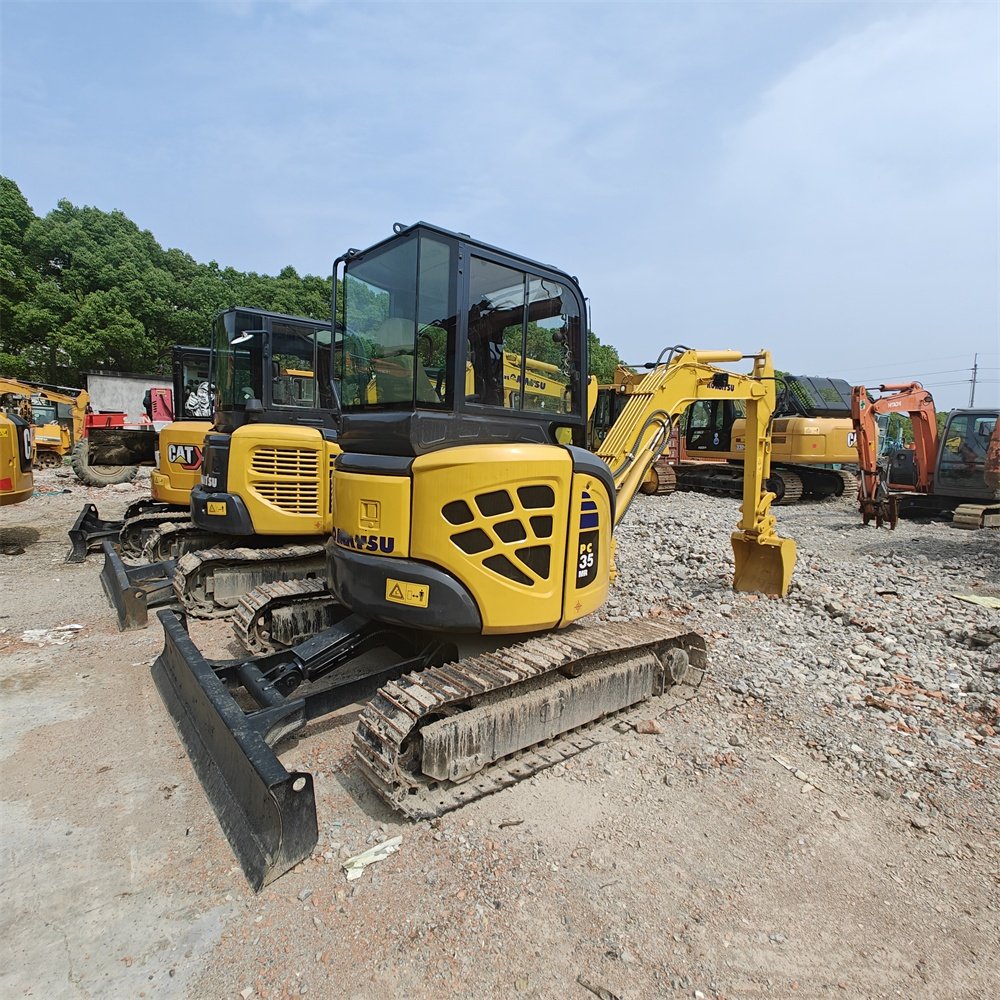 New Arrival Used Komatsu PC35MR 3Ton Crawler Excavator Caterpillar Model PC200 with Core Components Engine and Pump for Sale