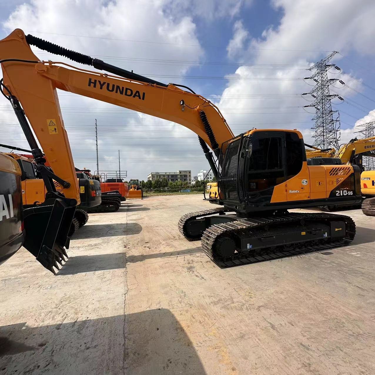 Crawler Excavator Low Price 21TON Used Machine Hyundai 210-9 Used Hyundai 210 Excavator In Stock For Sale