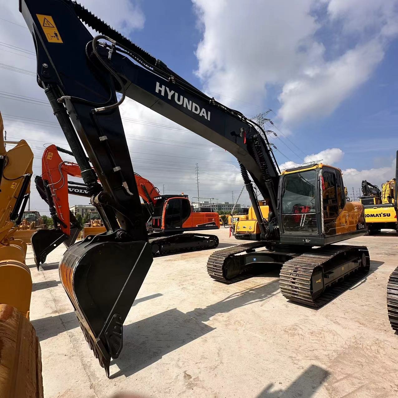 Crawler Excavator Low Price 21TON Used Machine Hyundai 210-9 Used Hyundai 210 Excavator In Stock For Sale