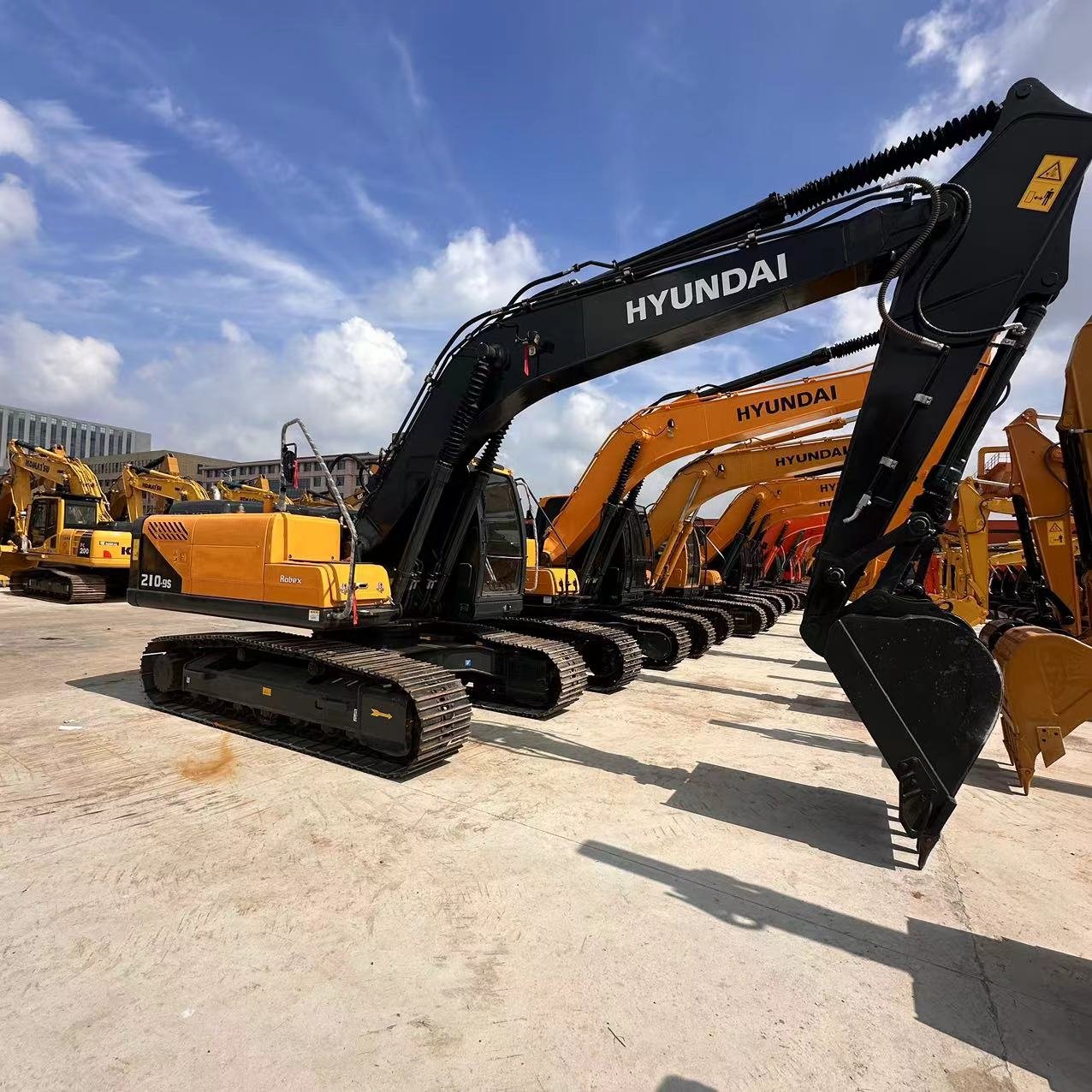 Crawler Excavator Low Price 21TON Used Machine Hyundai 210-9 Used Hyundai 210 Excavator In Stock For Sale