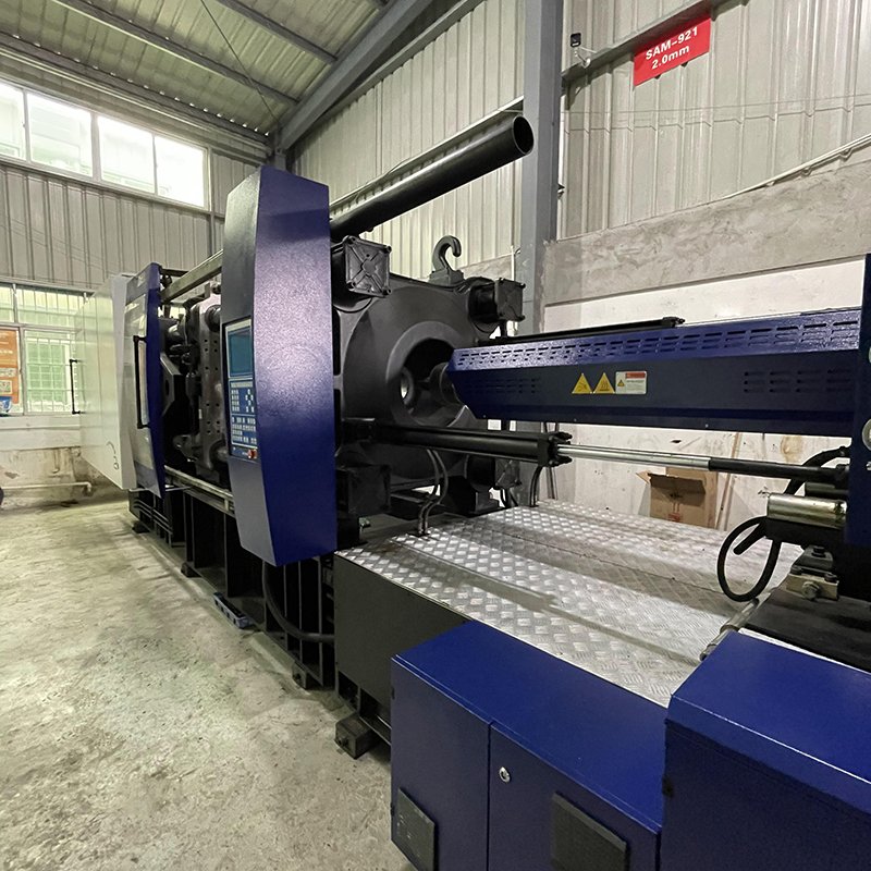 650T Customized high-quality precision injection molding machine bottom valve body injection mold for injection molding machine