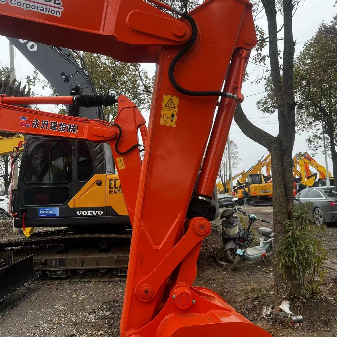 Small used excavators in good working condition HITACHI ZX70 from Japan with suitable prices available for sale with EPA and CE